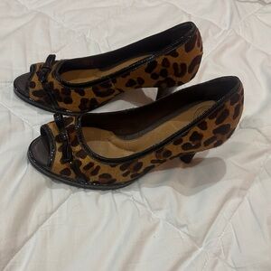 NEW Nurture by Lamaze Leopard Print Peep Toe Heels size 7M